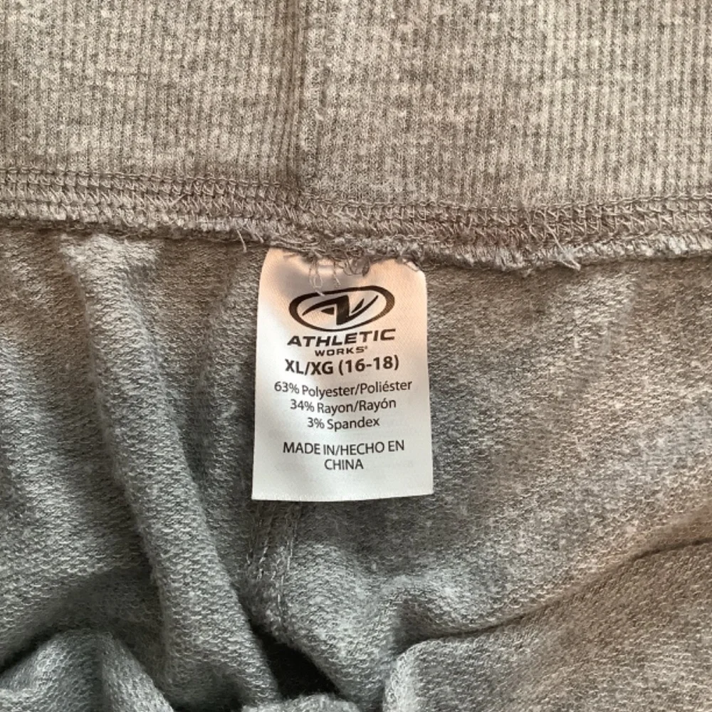 Athletic Works Women’s Shorts Gray Size XL